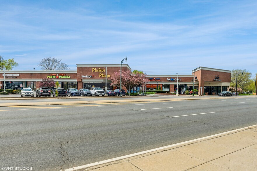 More Photos Of 601-693 Sunrise Hwy, Lynbrook Unknown For Lease
