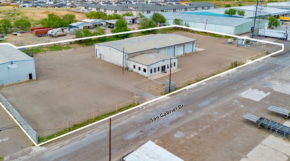 Primary Photo Of 8210 San Gabriel Dr, Laredo Warehouse For Lease