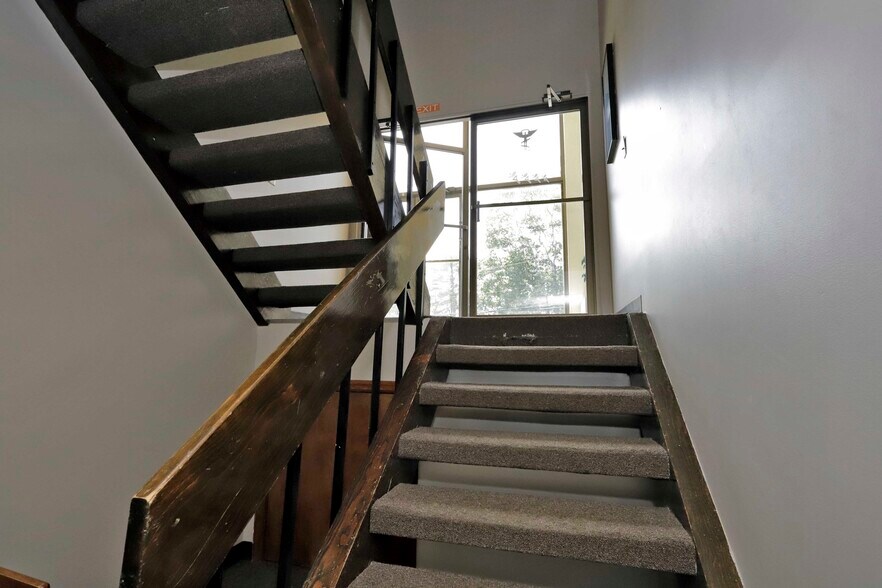 More Photos Of 1 Welby Rd, New Bedford Office For Sale