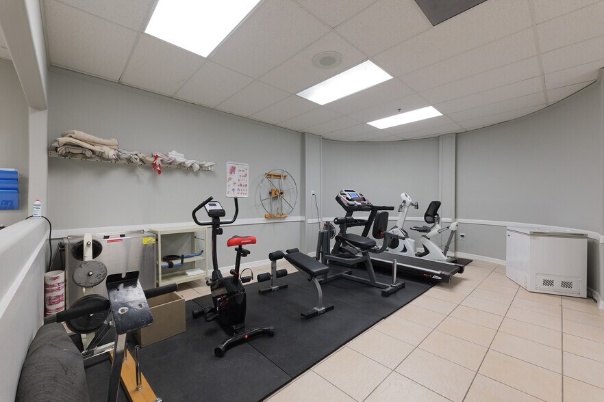 More Photos Of 305 Expressway 83, Mission Medical For Lease