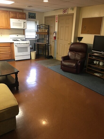 More Photos Of 130 E O'Hara St, Mc Donald Freestanding For Sale