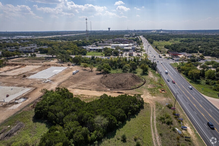 More Photos Of 720 S Bell Blvd, Cedar Park Warehouse For Lease