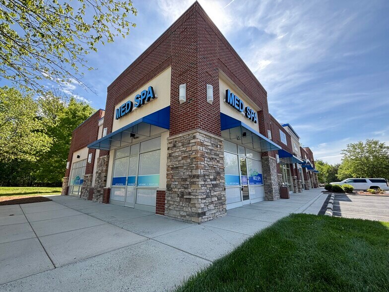 Primary Photo Of 2538-2546 Somerset Center Dr, Winston-Salem Storefront For Lease