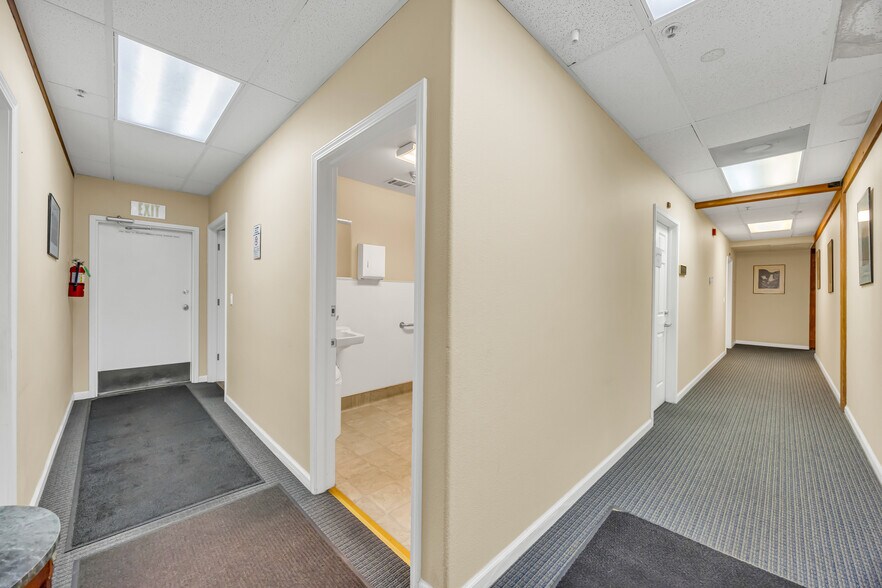 More Photos Of 1035-1043 Sutton Way, Grass Valley Office For Sale