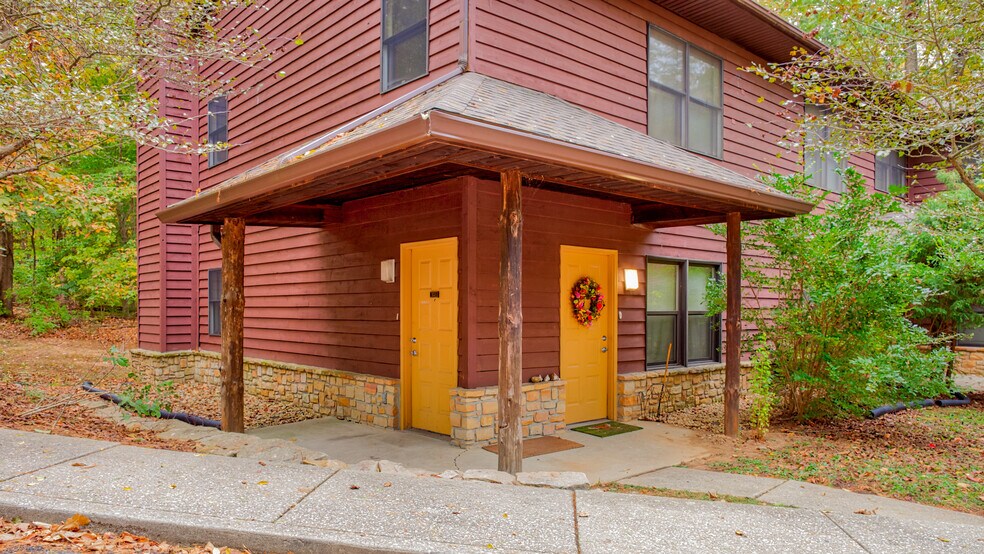 More Photos Of 1533 Arbors Ln, Bloomington Apartments For Sale