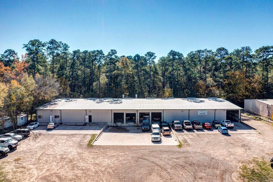 More Photos Of 21820 E Wallis Dr, Porter Warehouse For Lease