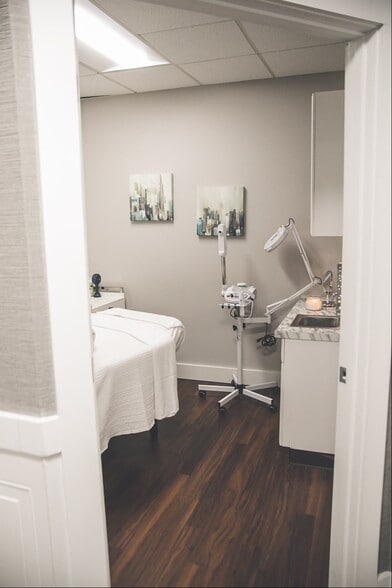 More Photos Of 370 Route 35 S, Red Bank Medical For Sale