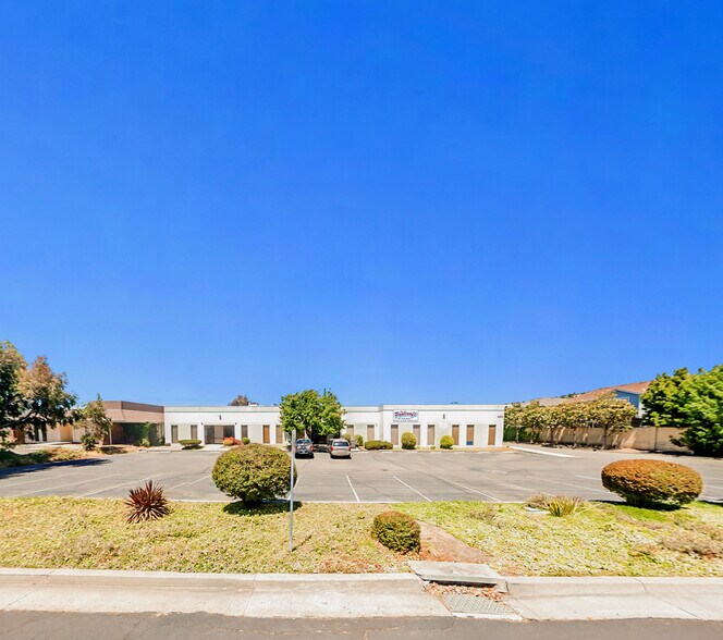 More Photos Of 260 Link Rd, Fairfield Warehouse For Lease