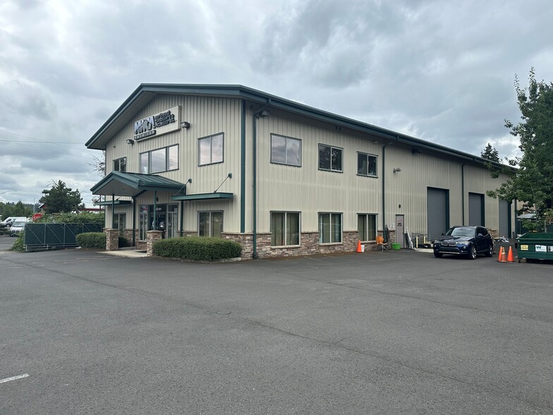 Primary Photo Of 15737 SE 102nd Ave, Clackamas Showroom For Sale