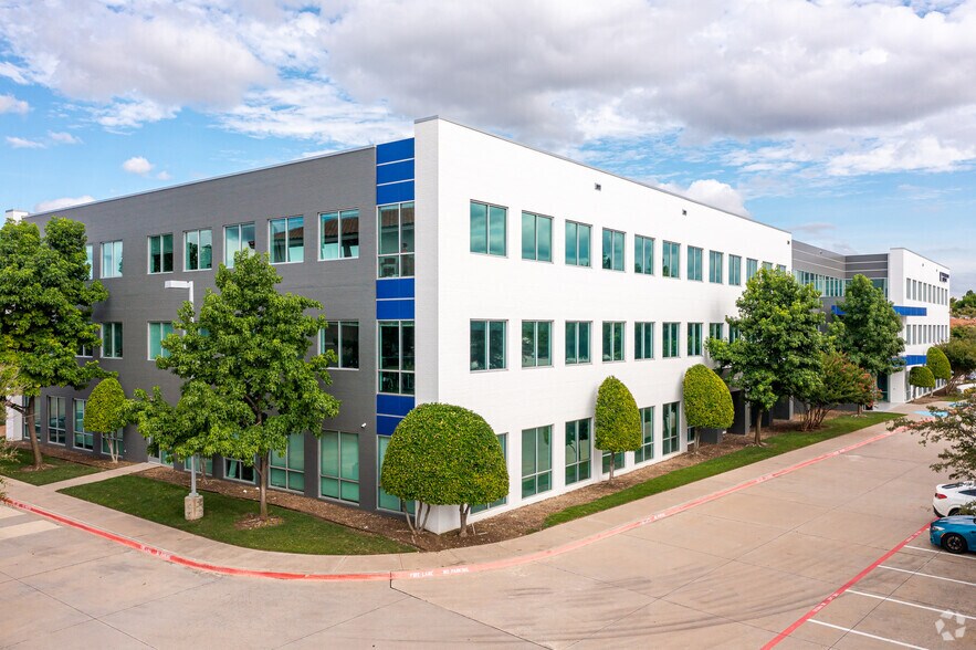 More Photos Of 2800 N Dallas Pky, Plano Office For Lease