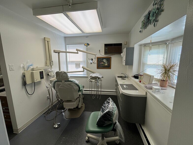 More Photos Of 1201 Easton Rd, Roslyn Office For Sale