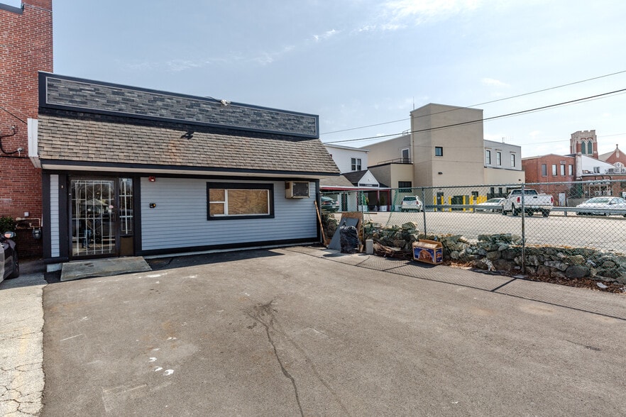 More Photos Of 1243 Main St, West Warwick General Retail For Sale