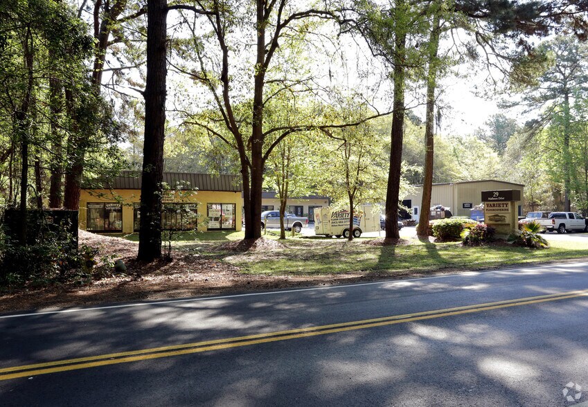 More Photos Of 29 Mathews Dr, Hilton Head Island Showroom For Lease