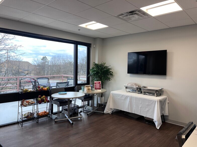 More Photos Of 492 Norristown Rd, Blue Bell Office For Sale