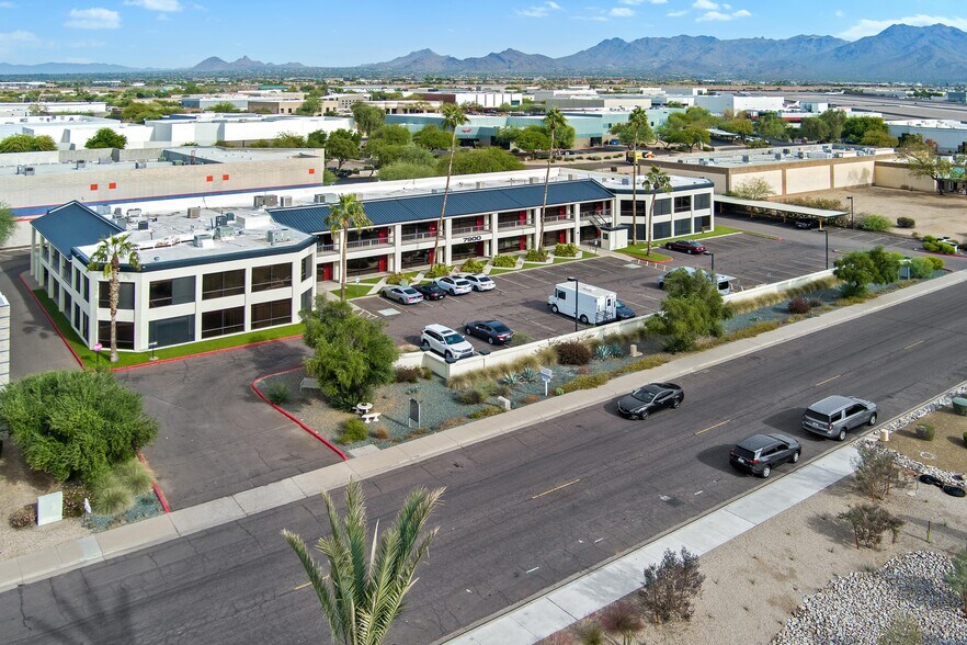 More Photos Of 7900 E Greenway Rd, Scottsdale Warehouse For Lease