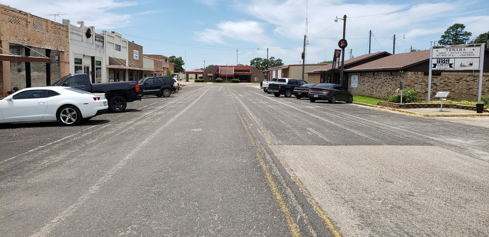 More Photos Of 148 Ed Wall St, Tenaha Showroom For Sale