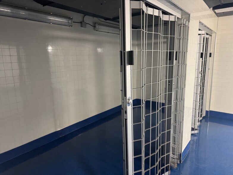 More Photos Of 712 Riverfront Dr, Sheboygan Office For Sale