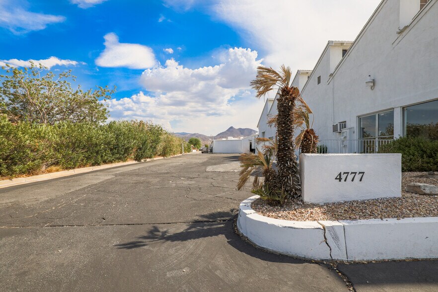 More Photos Of 4775-4779 E Ramon Rd, Palm Springs Warehouse For Sale