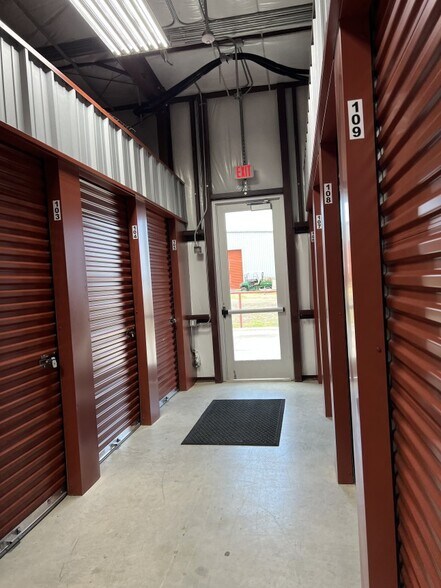 More Photos Of 7901 Hwy 290 E, Chappell Hill Freestanding For Sale