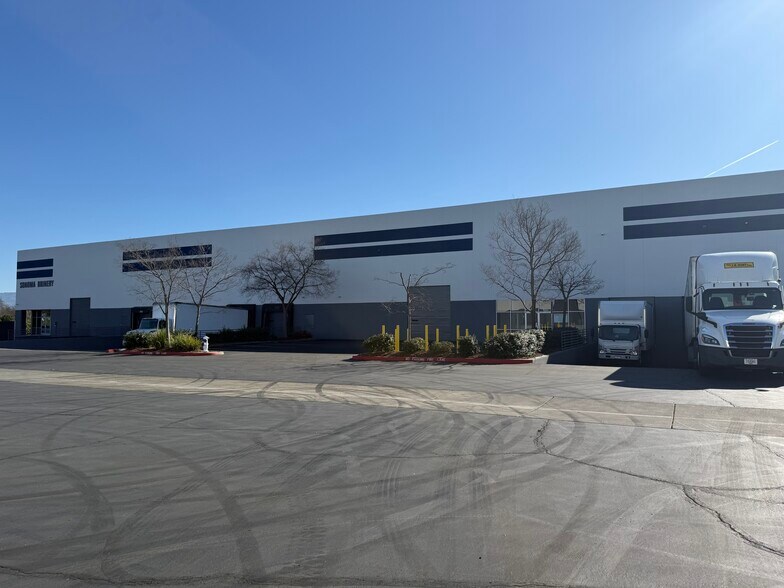 More Photos Of 256 Sutton Pl, Santa Rosa Distribution For Lease