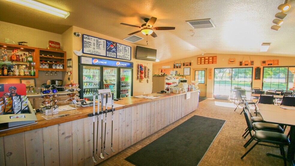 More Photos Of 7350 New Hope Rd, Grants Pass Golf Course Driving Range For Sale