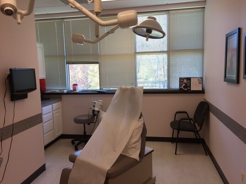 More Photos Of 4225 Altamont Pl, White Plains Medical For Sale