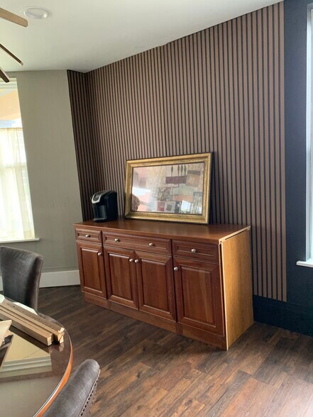 More Photos Of 205 S Illinois St, Belleville Office Residential For Sale