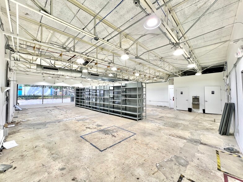 More Photos Of 3390 SW 22nd St, Miami Storefront Retail Office For Lease