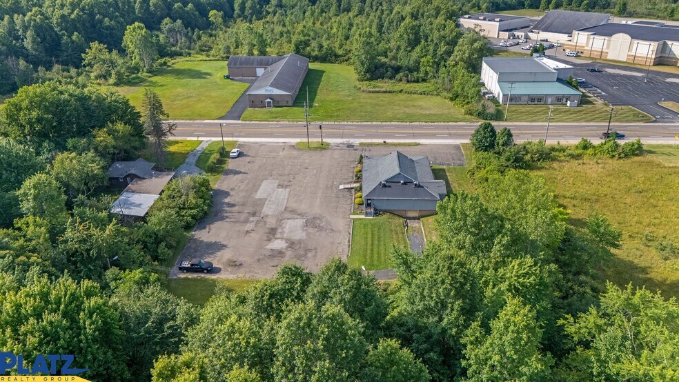 More Photos Of 4040 McCartney Rd, Lowellville Bar For Sale