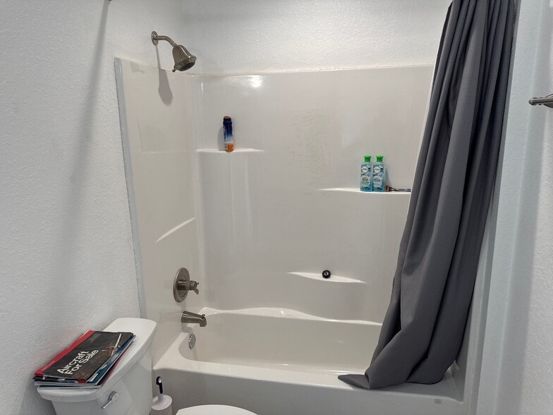 More Photos Of 460 N Franklin St, Sebring Warehouse For Sale