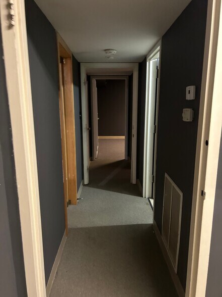 More Photos Of 2400 Miracle Ln, Mishawaka Office For Lease