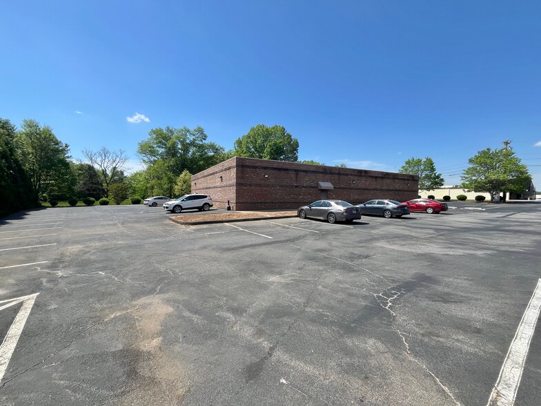 More Photos Of 133 Island Ford Rd, Statesville Office For Sale