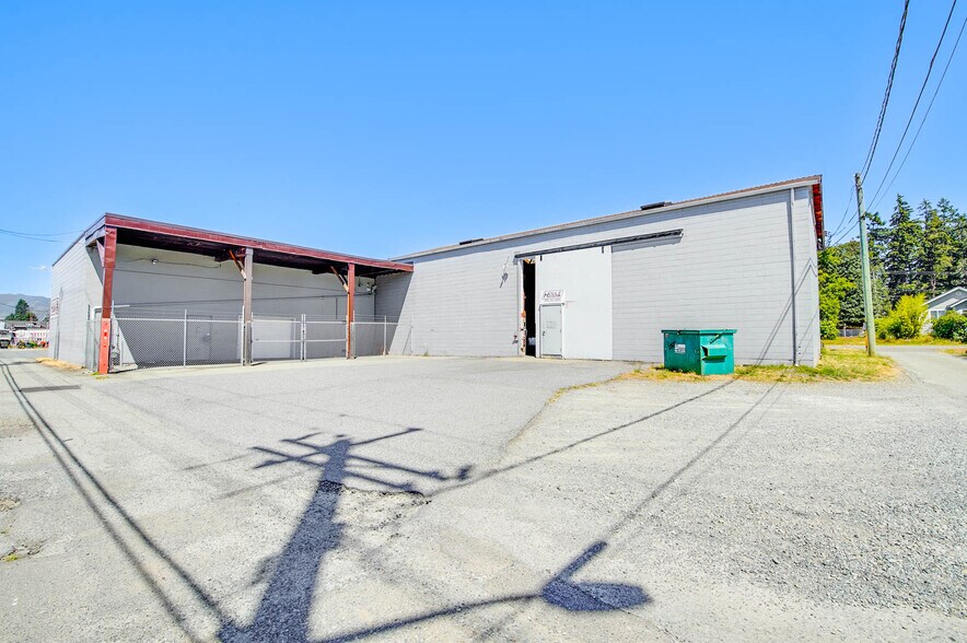 More Photos Of 4918 Napier St, Port Alberni Flex For Sale