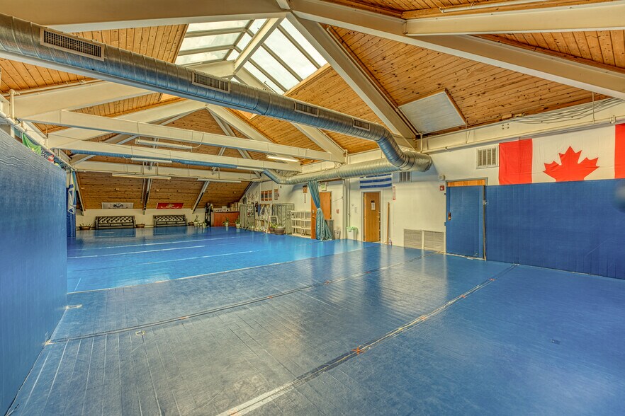 More Photos Of 45 Hanover St, Lebanon Restaurant For Lease