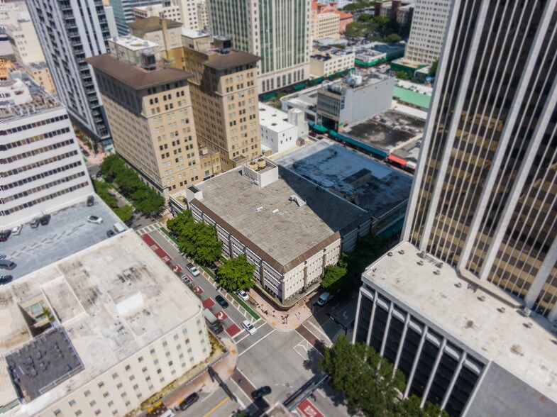 More Photos Of 235 SE 1st St, Miami Office For Sale