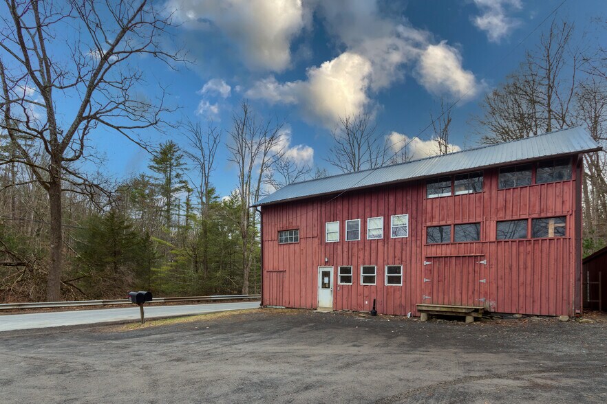 More Photos Of 96 Vly Atwood Rd, Stone Ridge Light Manufacturing For Lease