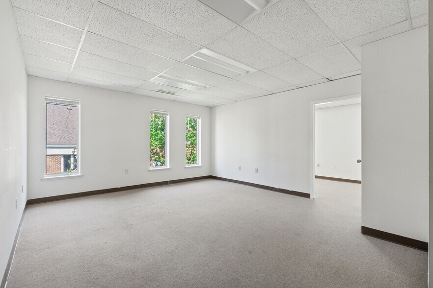More Photos Of 9522 State Route 29, Fairfax Office For Sale