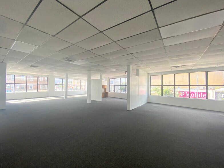 More Photos Of 90-55 Sutphin Blvd, Jamaica Storefront Retail Office For Lease