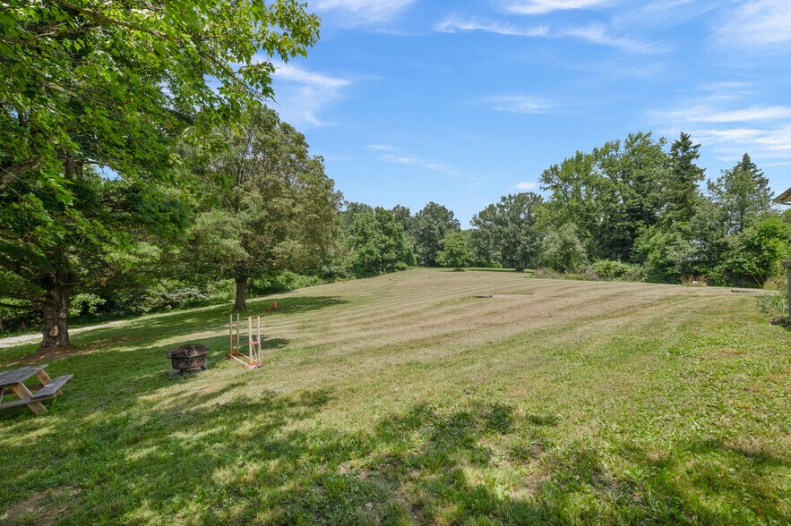 More Photos Of 2006 Mount Pleasant Rd, Greensburg Freestanding For Sale