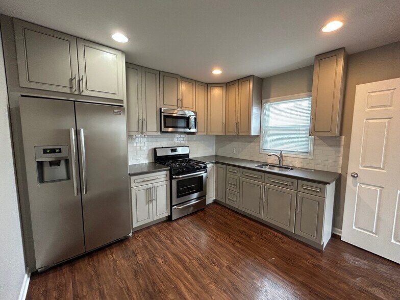 More Photos Of 5681 Broadway, Merrillville Daycare Center For Lease