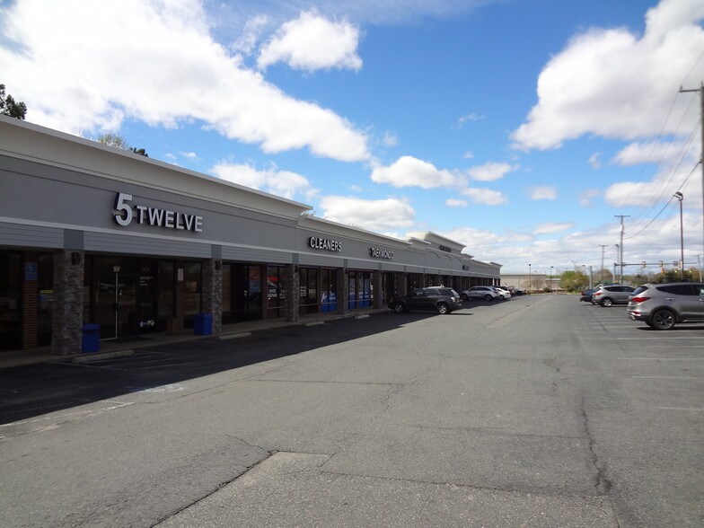 More Photos Of 1075 Garrisonville Rd, Stafford Storefront Retail Office For Lease