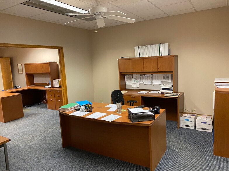 More Photos Of 920 W Prairie Dr, Sycamore Research And Development For Sale