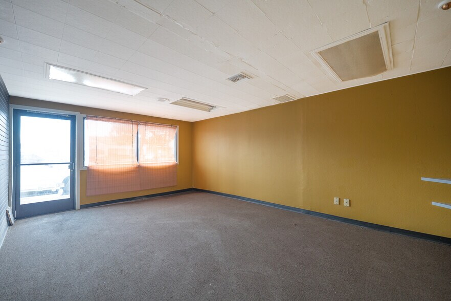 More Photos Of 14104-14108 Pioneer Blvd, Norwalk Storefront For Sale
