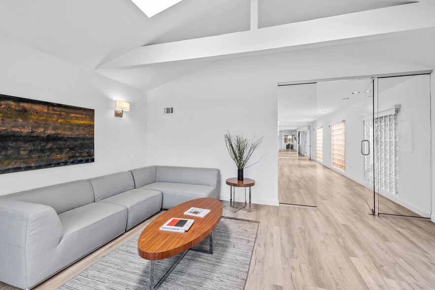 More Photos Of 742 Washington Blvd, Marina Del Rey Loft Creative Space For Sale