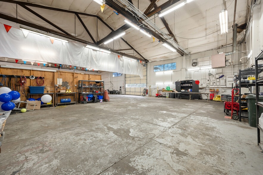 More Photos Of 3521 Franklin Blvd, Eugene Auto Dealership For Sale