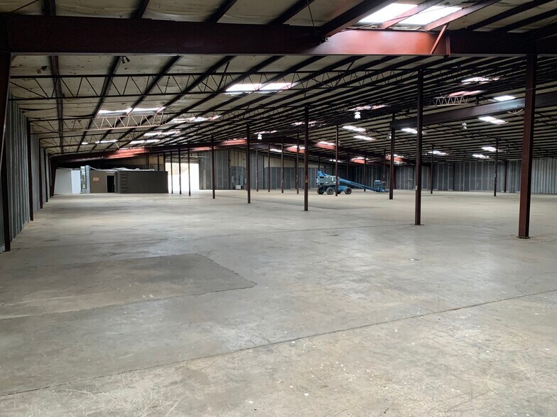 More Photos Of 601-605 N Tn-70, Rogersville Warehouse For Lease