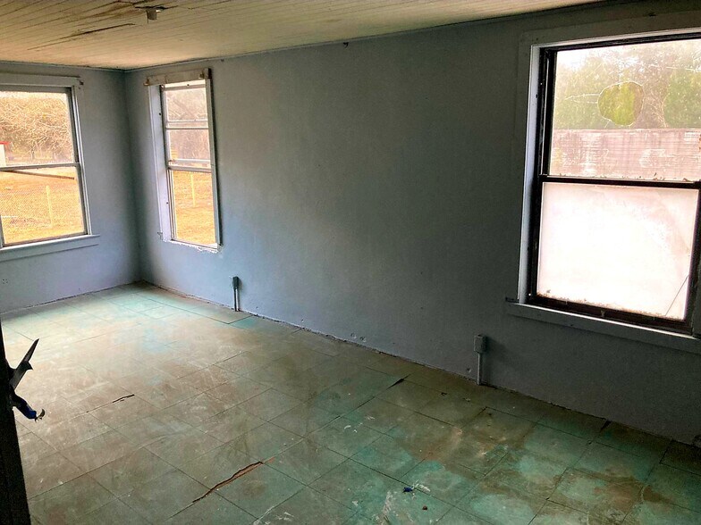 More Photos Of 16500 S US Highway 19, Salem Restaurant For Sale
