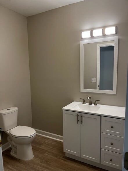 More Photos Of 106 Colony Park Dr, Cumming Office Residential For Lease
