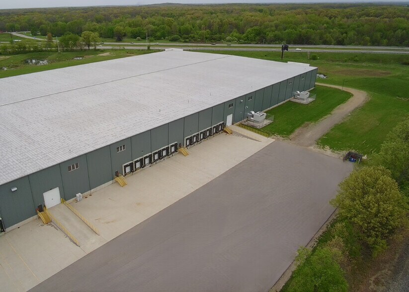 More Photos Of 211 Watkins Rd, Battle Creek Distribution For Lease