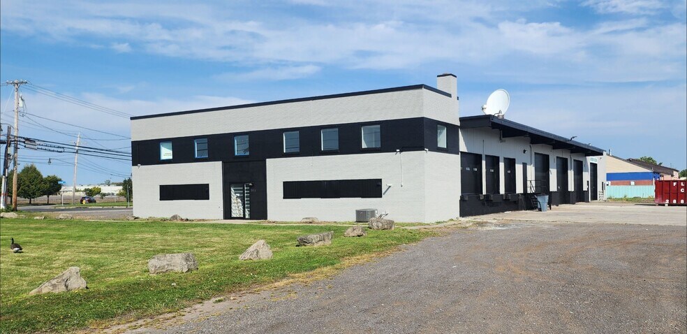 More Photos Of 864 Driving Park Ave, Rochester Warehouse For Lease